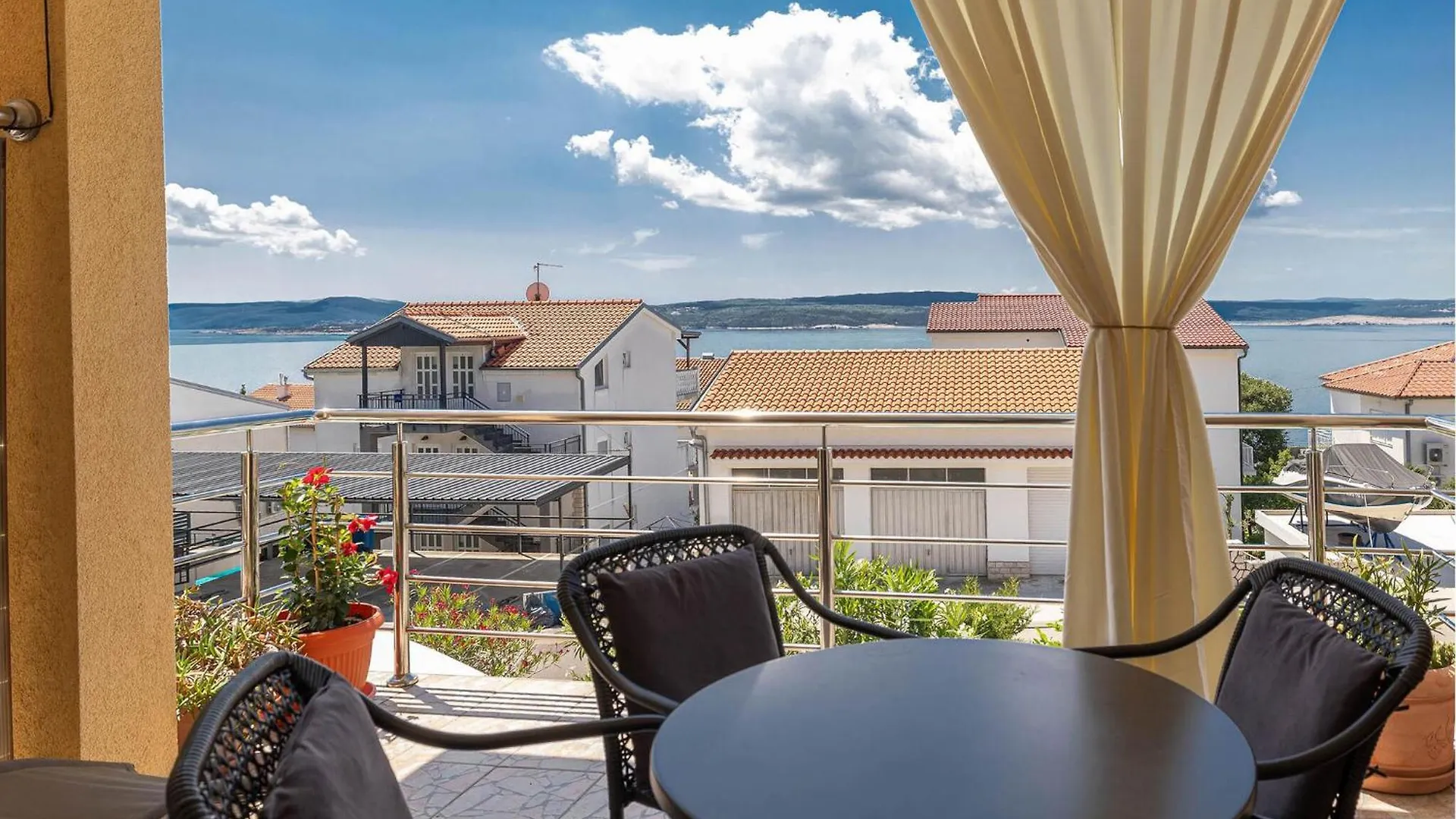 1 Bedroom Awesome Apartment In Dramalj 0*,