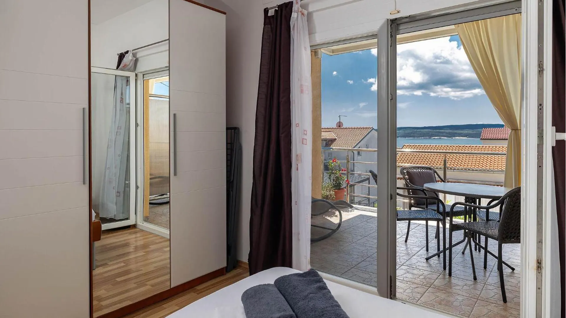 1 Bedroom Awesome Apartment In Dramalj 0*,